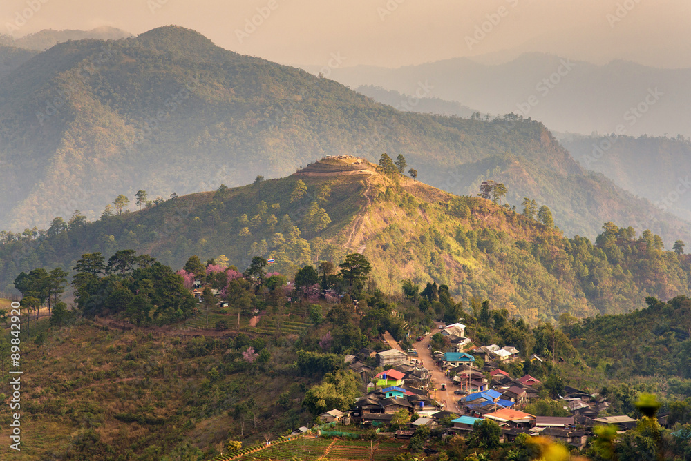 doi angkhang和mhong村美丽的日出景色