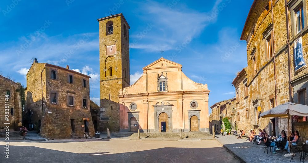 意大利拉齐奥Civita di Bagnorego的Townsquare