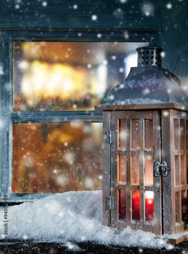 Atmospheric Christmas window sill decoration