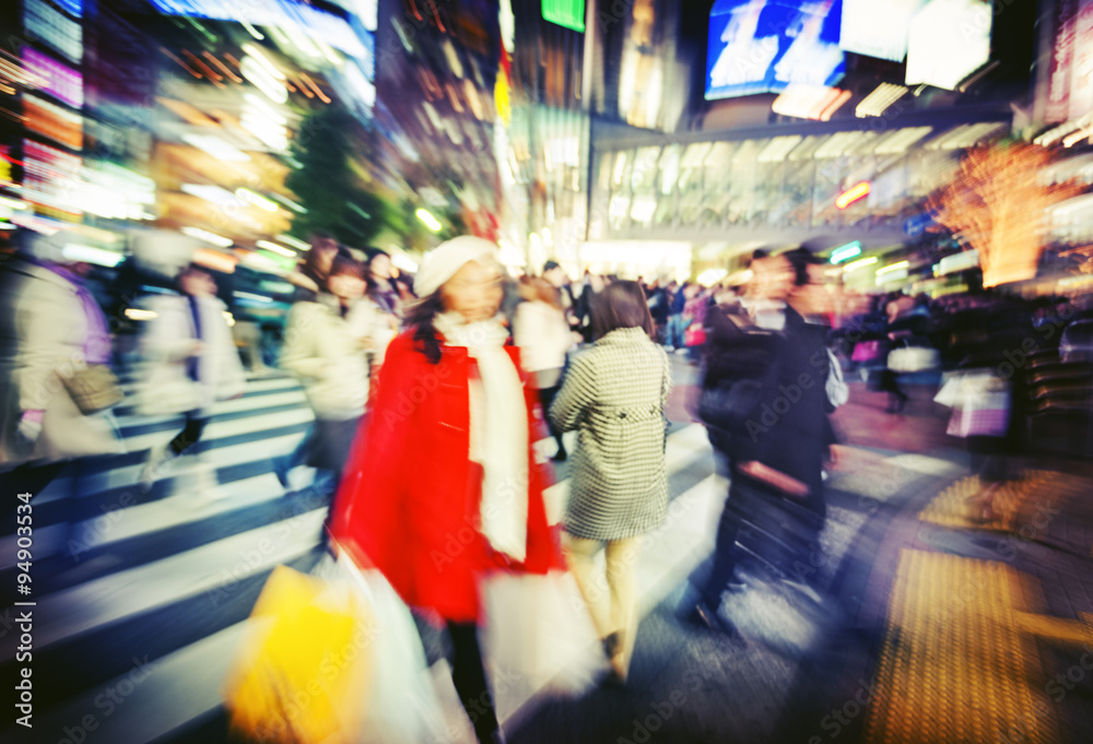 日本人拥挤过街概念