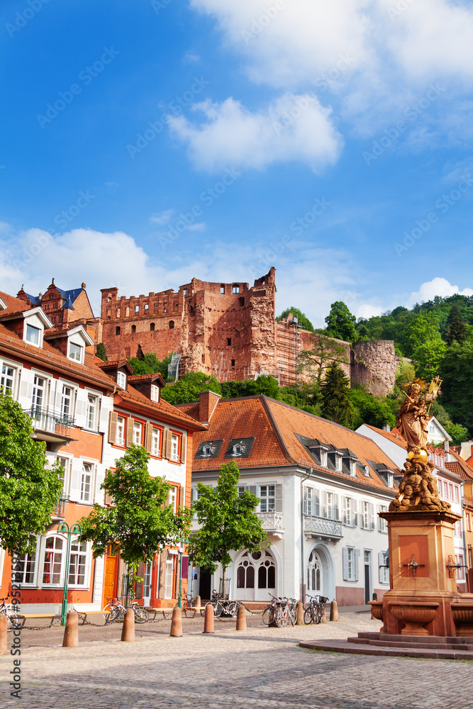 Kornmarkt square and Heidelberg castle view