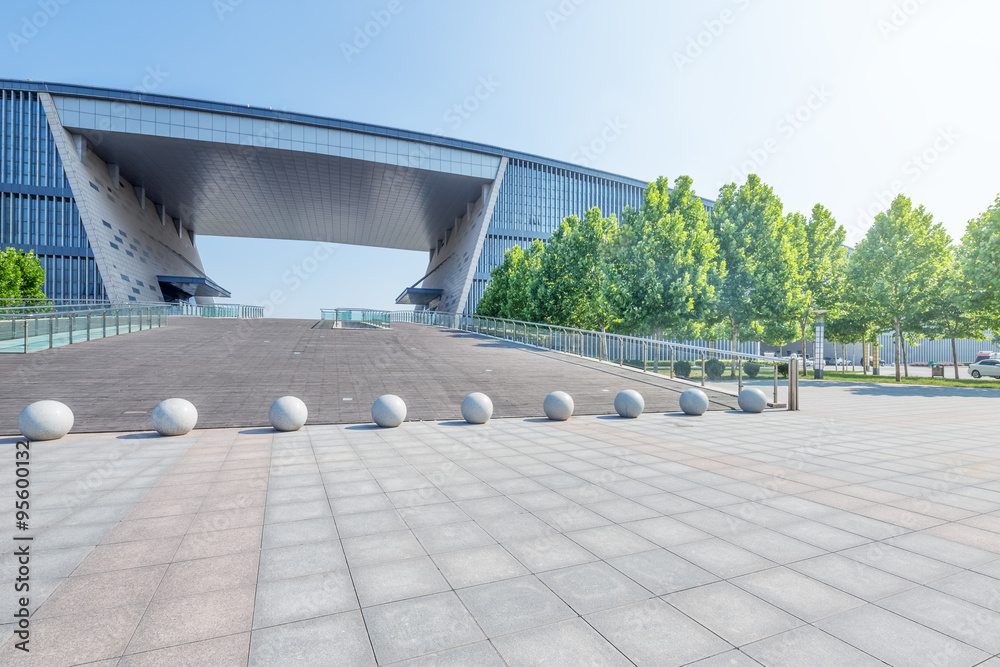 空地建筑外部