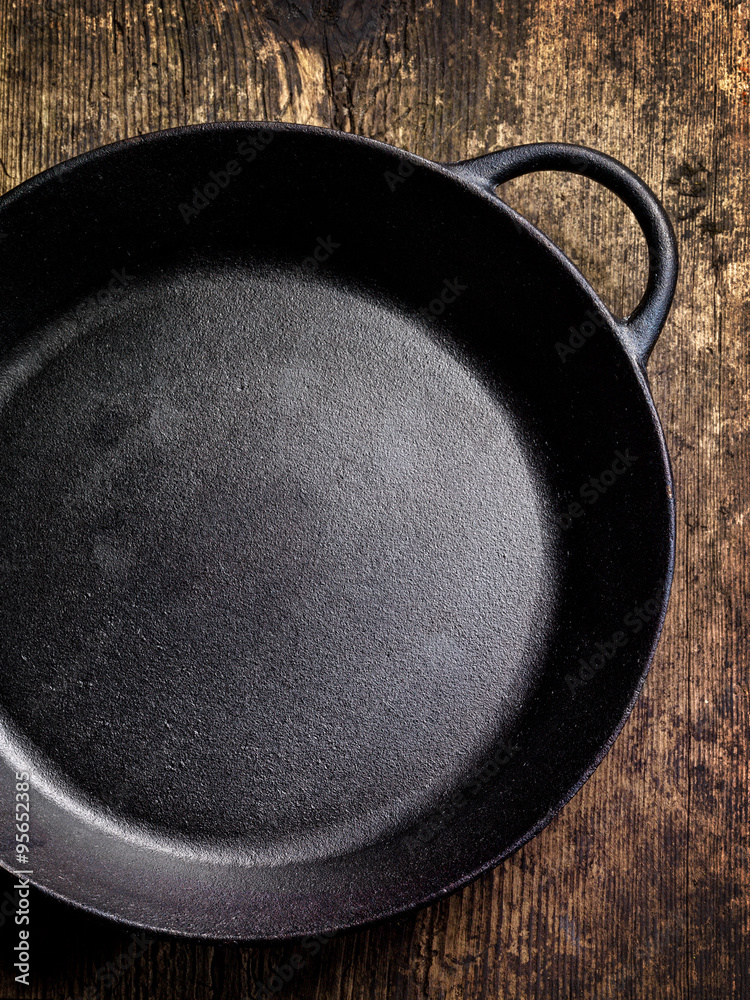 empty black cooking pan