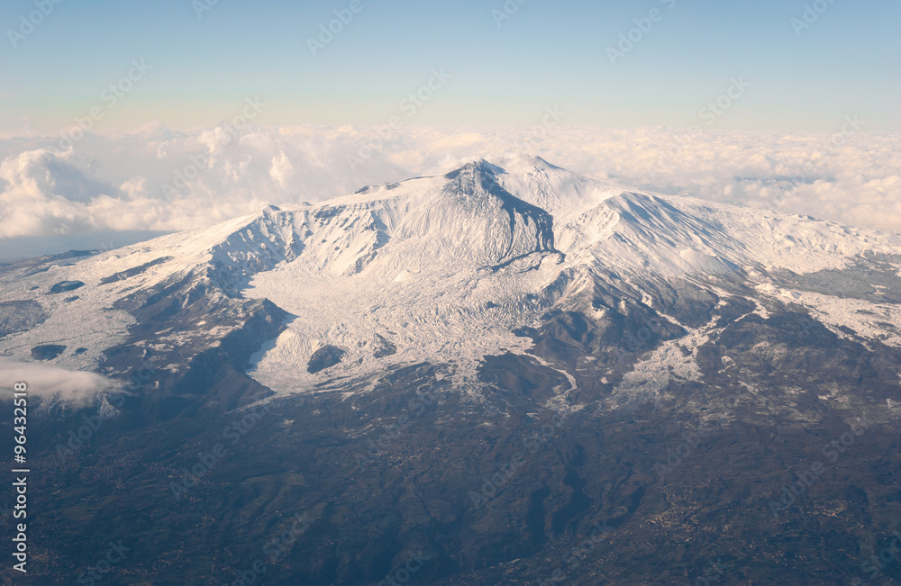 西西里岛埃特纳火山鸟瞰图