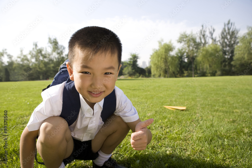 公园里的小学生