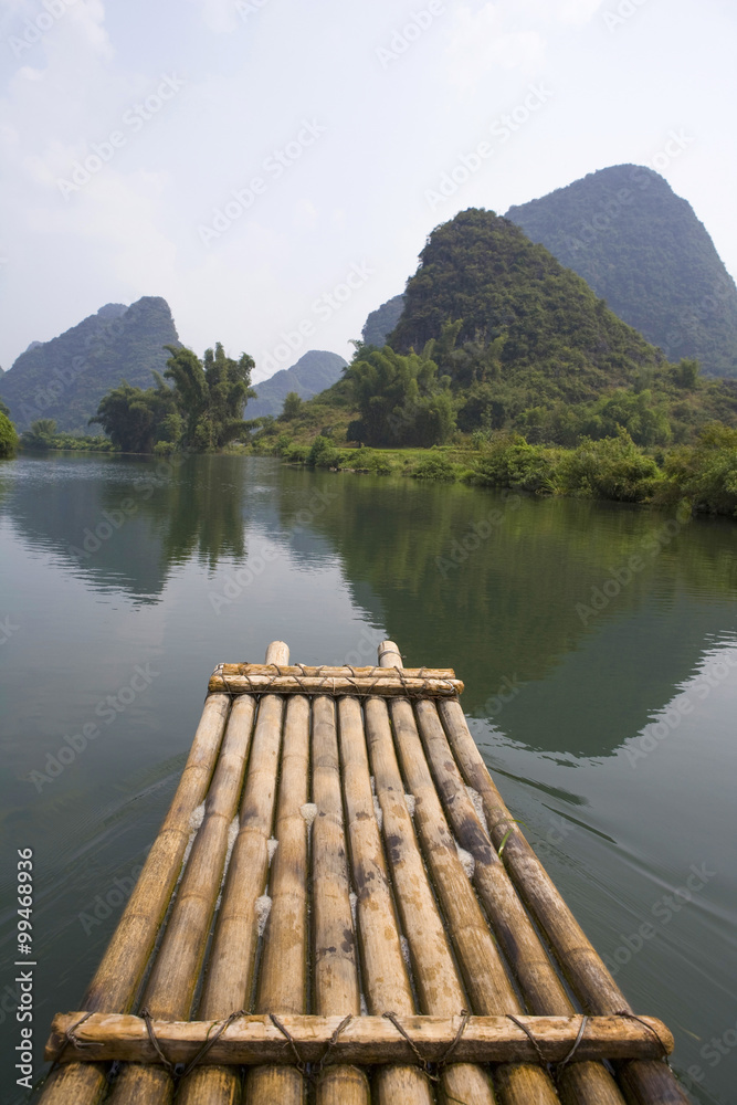 《漓江漂流记》