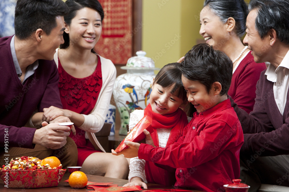 大家庭庆祝中国新年