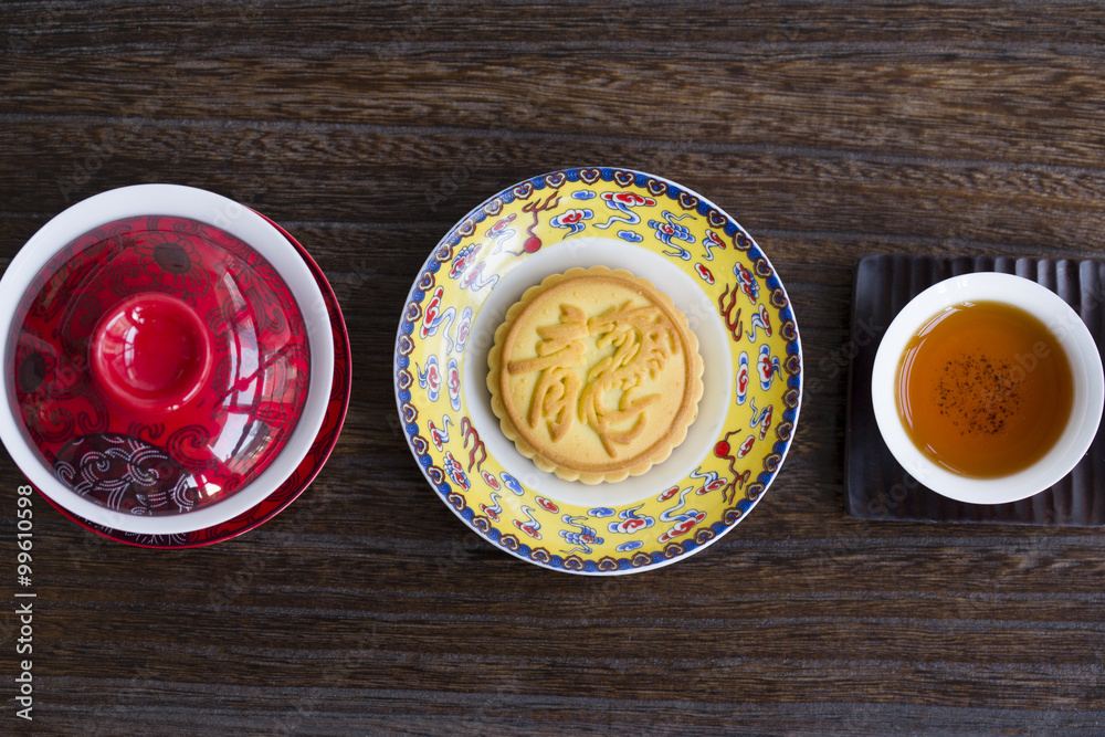 Moon cake and tea