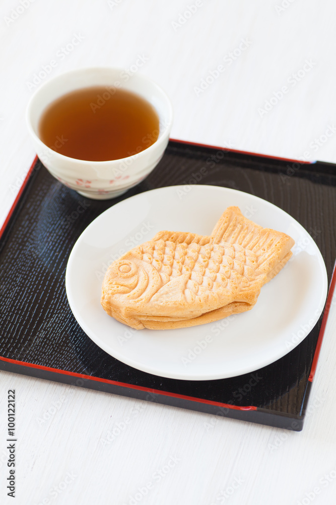 Taiyaki，用普通煎饼或华夫饼面糊制作的日本鱼形蛋糕