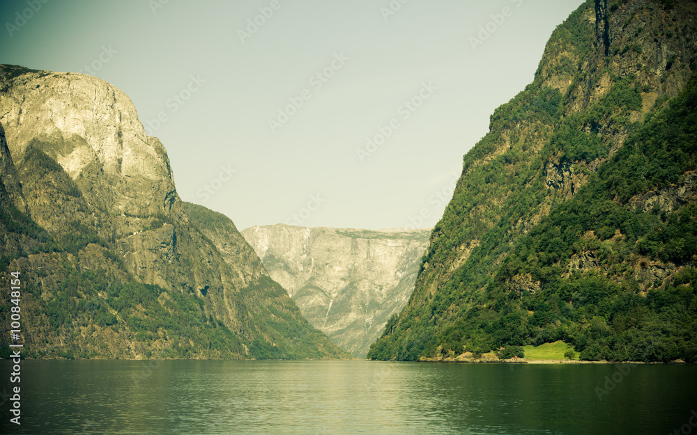 旅游和旅行。挪威的山脉和峡湾。