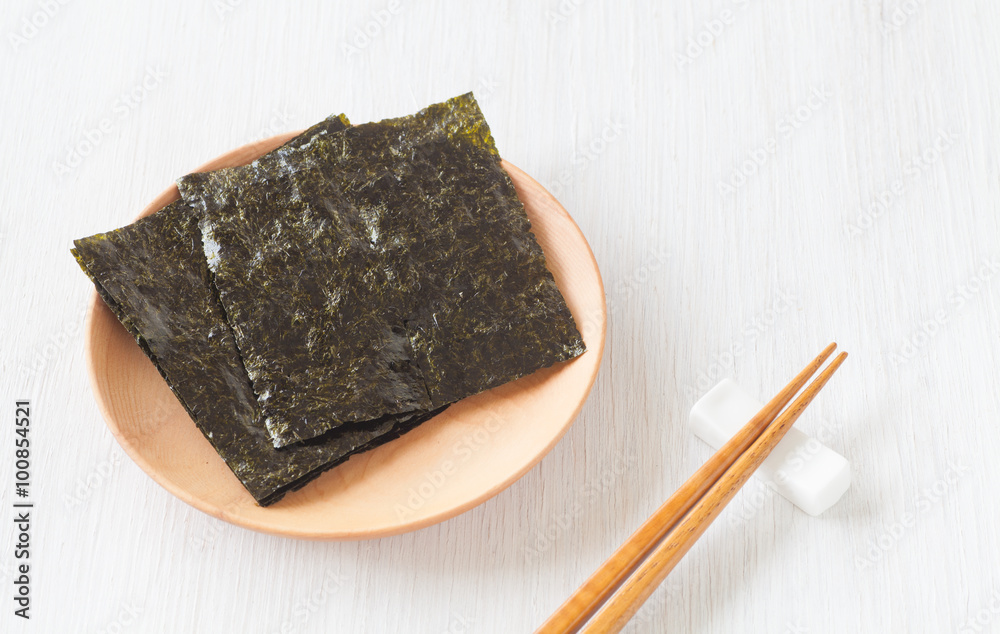 Nori，日本可食用海藻，用作寿司和饺子的包装