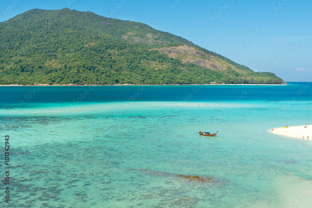 夏季、旅游、度假和度假概念-热带海滩，l