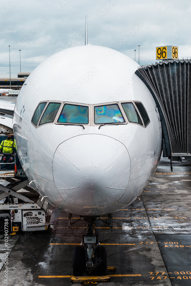 Boeing airplane ready to takeoff at the San Francisco International Airport