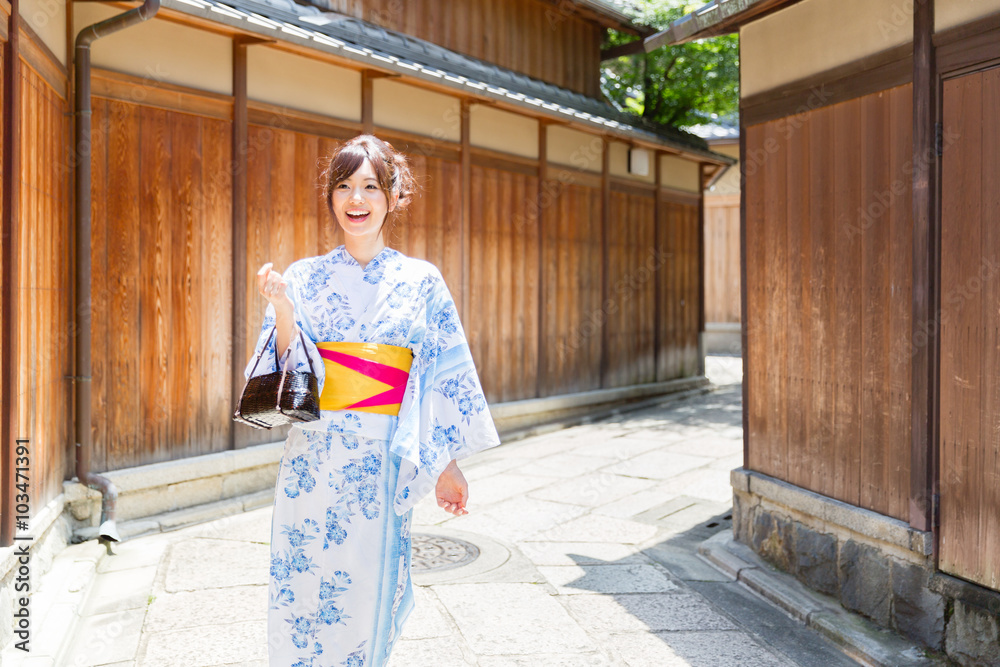 穿着和服的日本女人画像