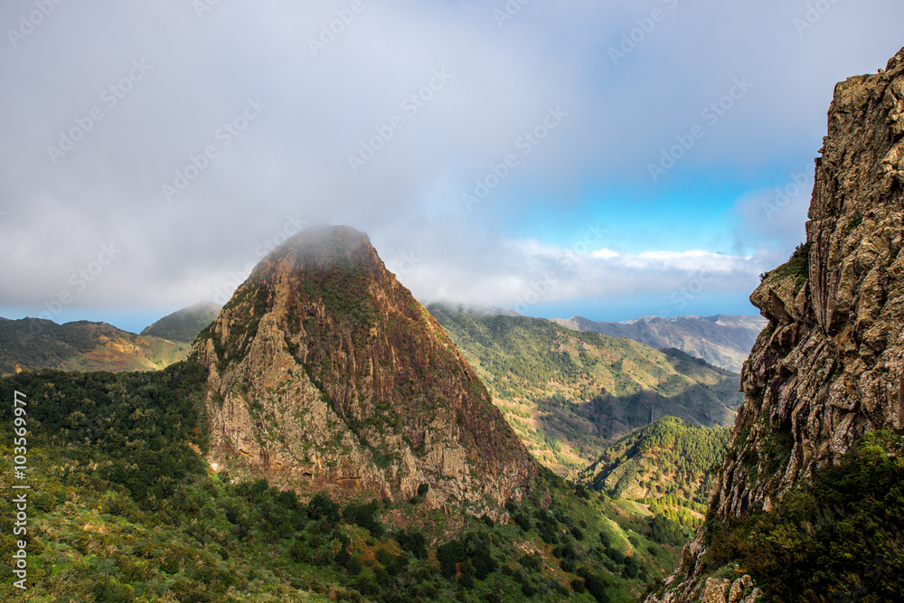 拉戈梅拉岛山景