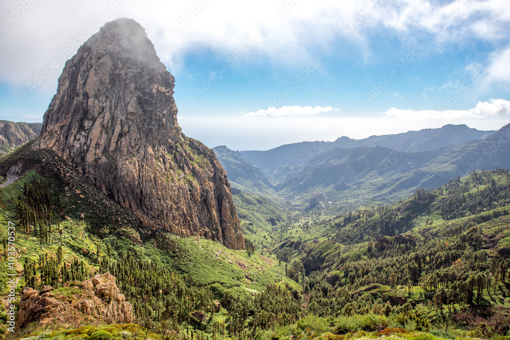 拉戈梅拉岛山景