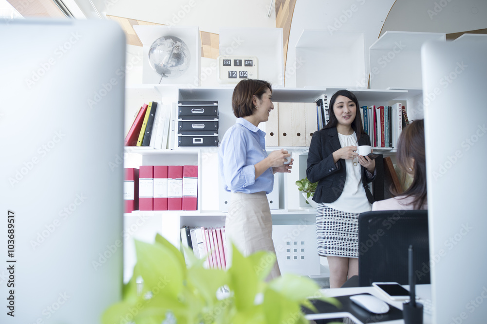 Women have spent the break time in the office