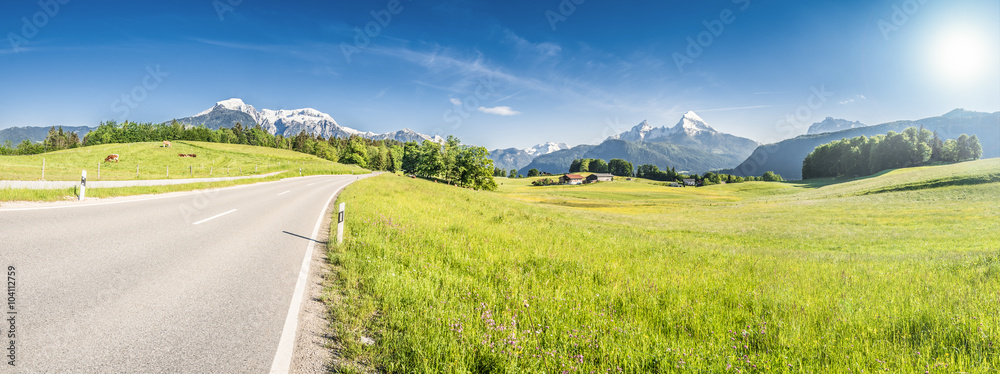 Berchtesgaden im Frühsommer, Alpenstraße mit Blick auf Watzmann