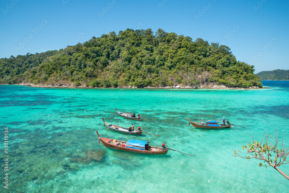 夏季、旅游、度假和度假概念-热带海滩，l