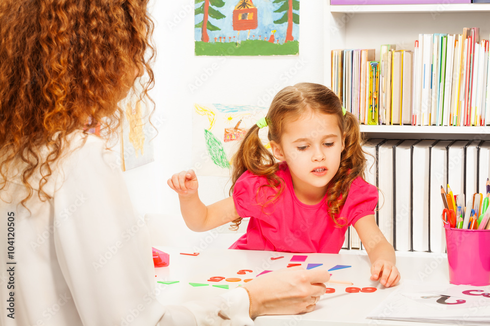 Schoolgirl points flashcard with geometric figure