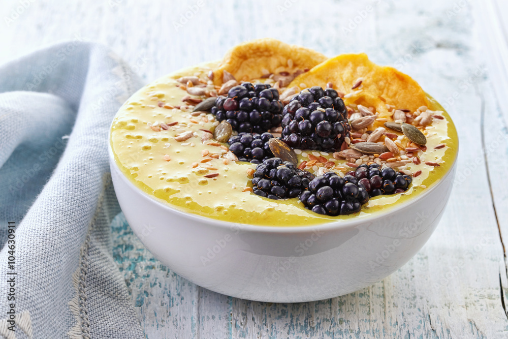 breakfast smoothie bowl