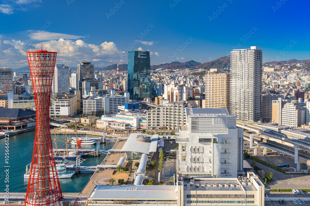 日本神户海港天际线。