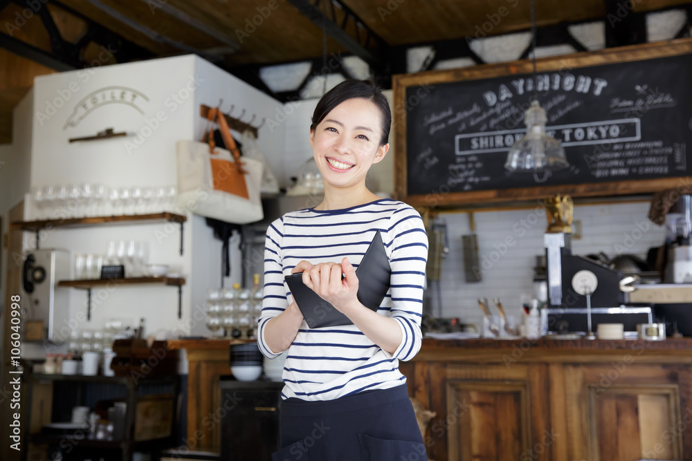 カフェ・働く女性