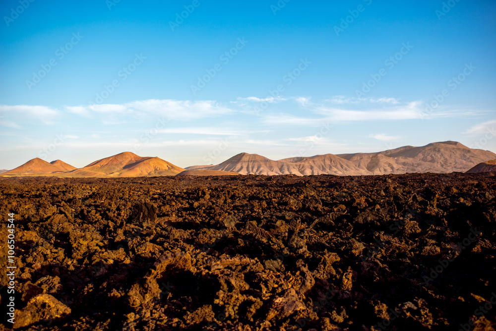 西班牙兰萨罗特岛洛斯赫维德罗斯海角附近的火山景观