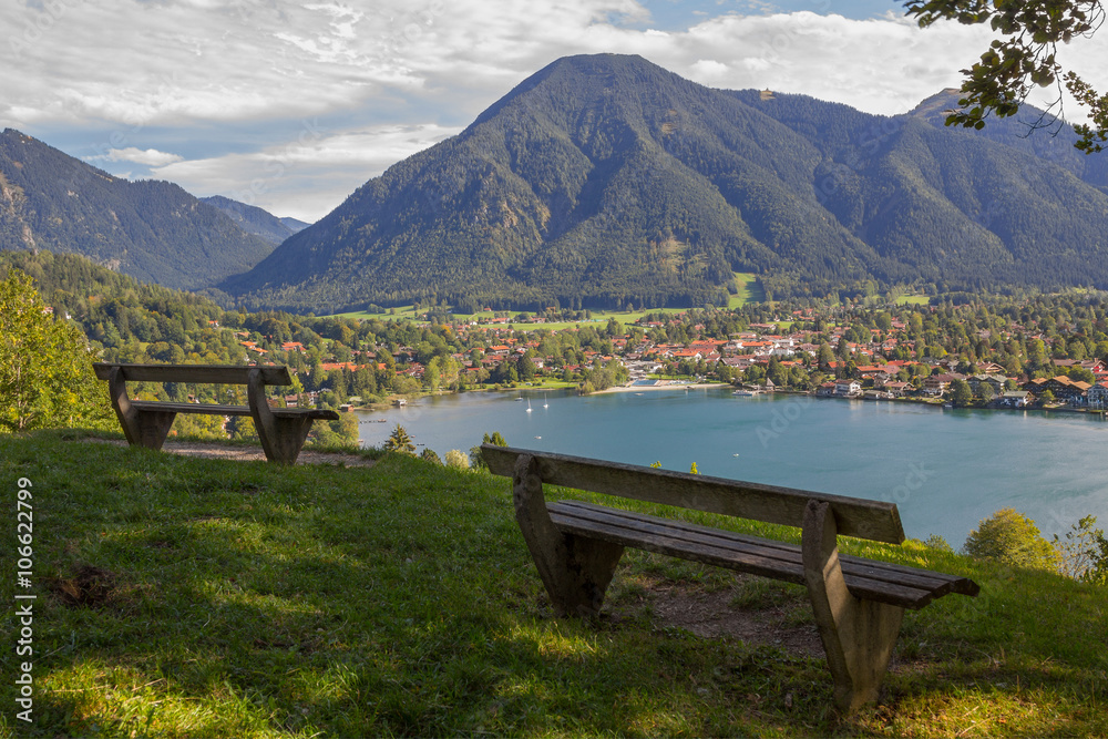 Aussichtsplatz am Leeberg, Blick zum Wallberg und Tegernsee