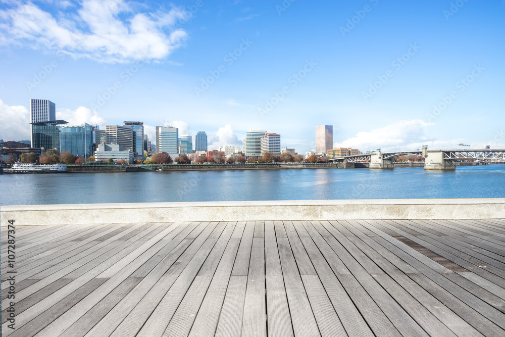 宁静的水，波特兰的城市景观和天际线