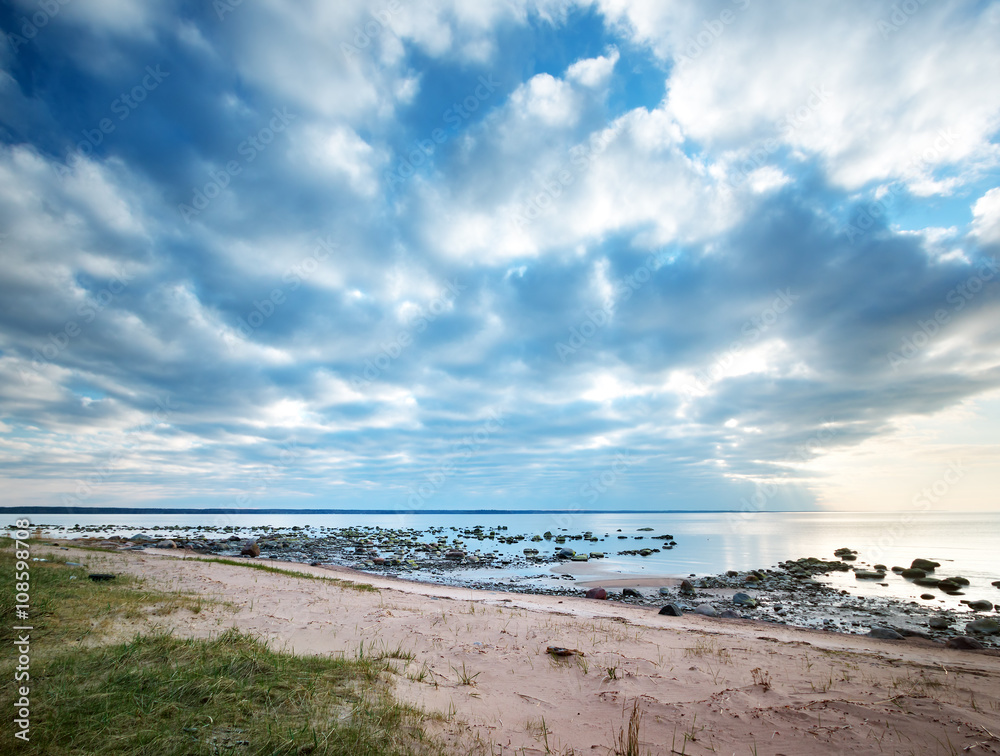 日落时分波罗的海海岸景观