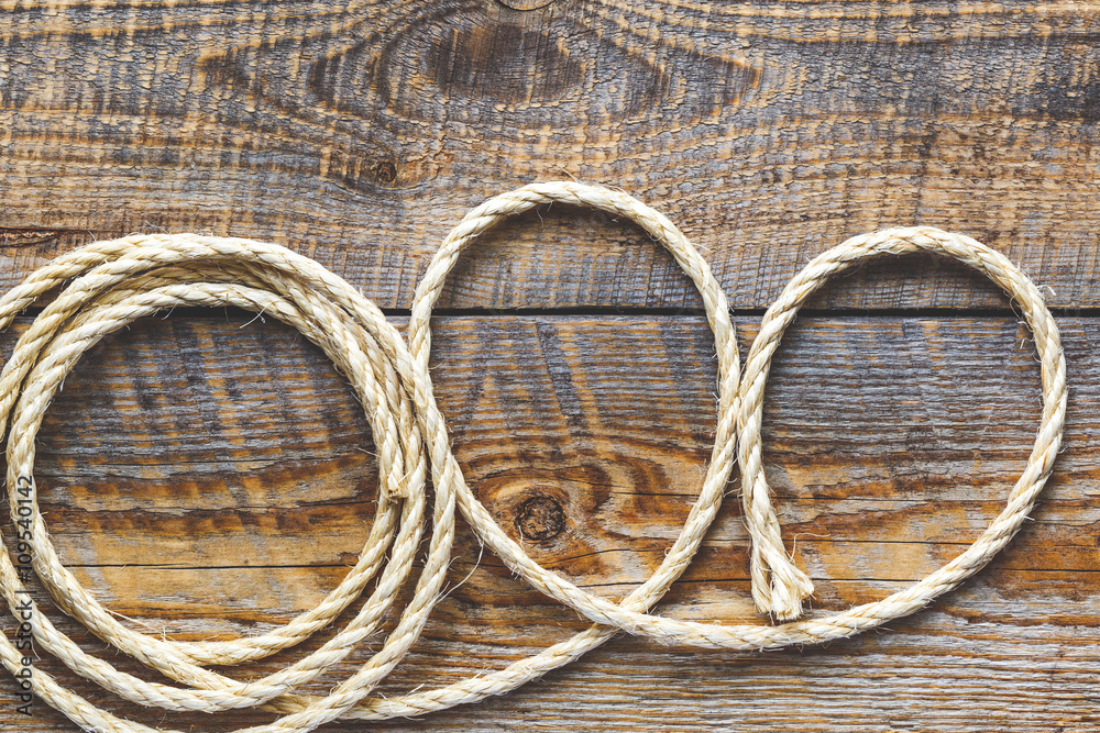 rope gyrate on a wooden table