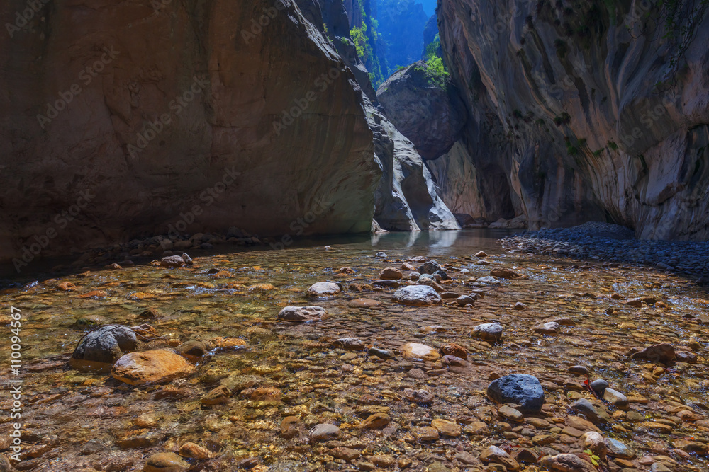 峡谷