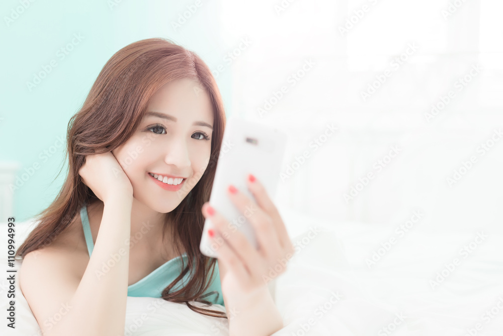 smile woman take a selfie