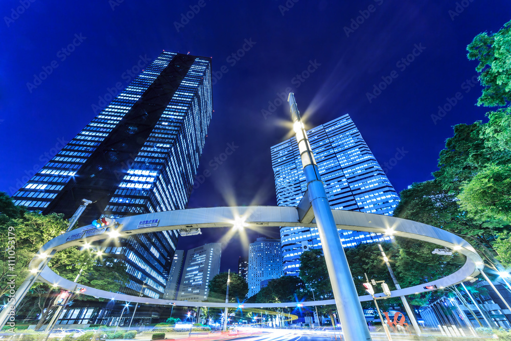 新宿高層ビルの夜景