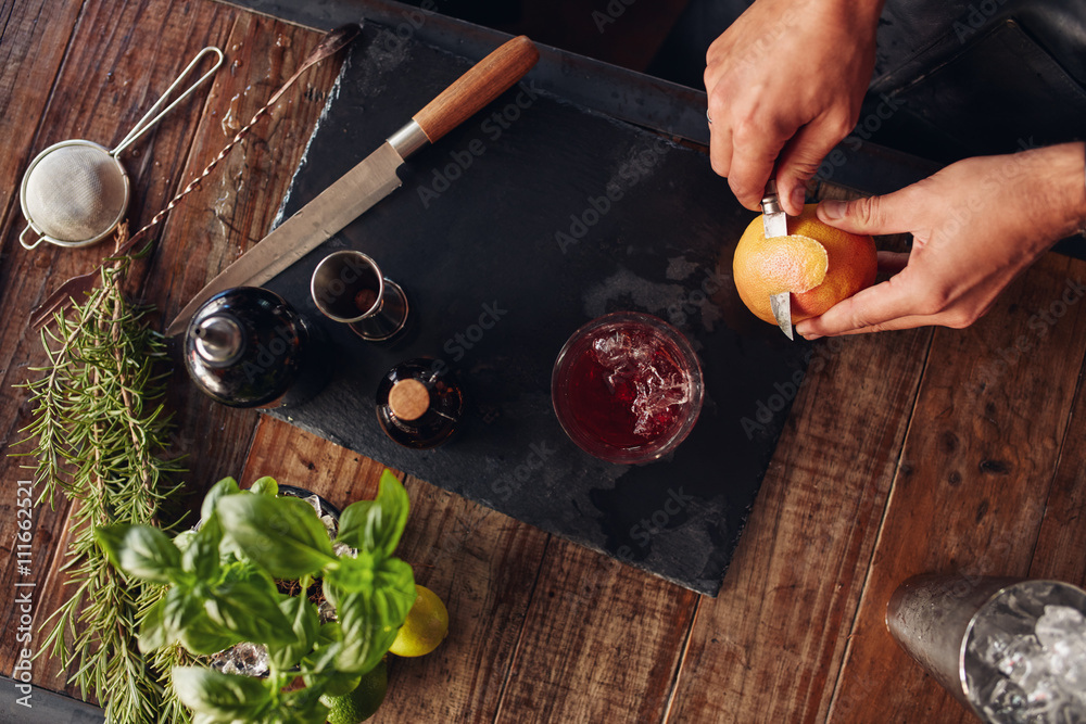 Garnishing grapefruit cocktail