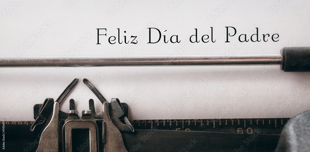 Feliz dia del padre写在纸上