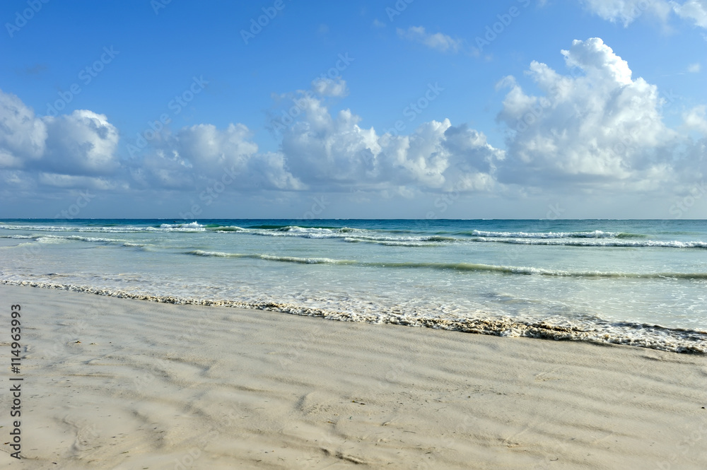 夏日海滩与海洋