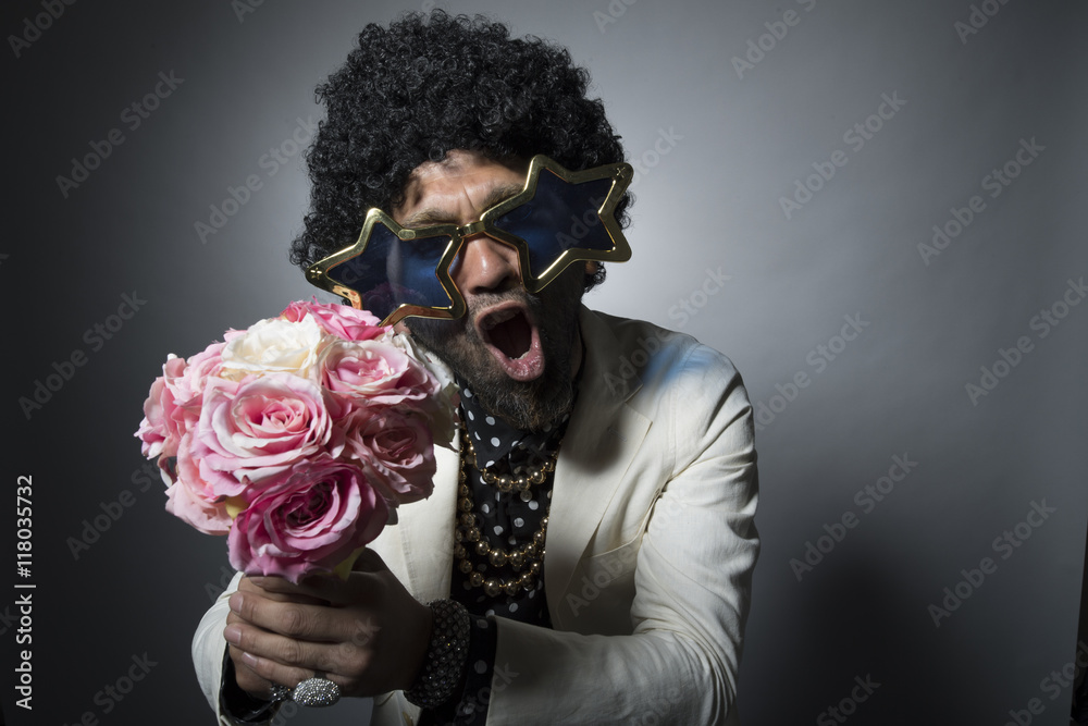 Man of Afro hair, which has a pink bouquet