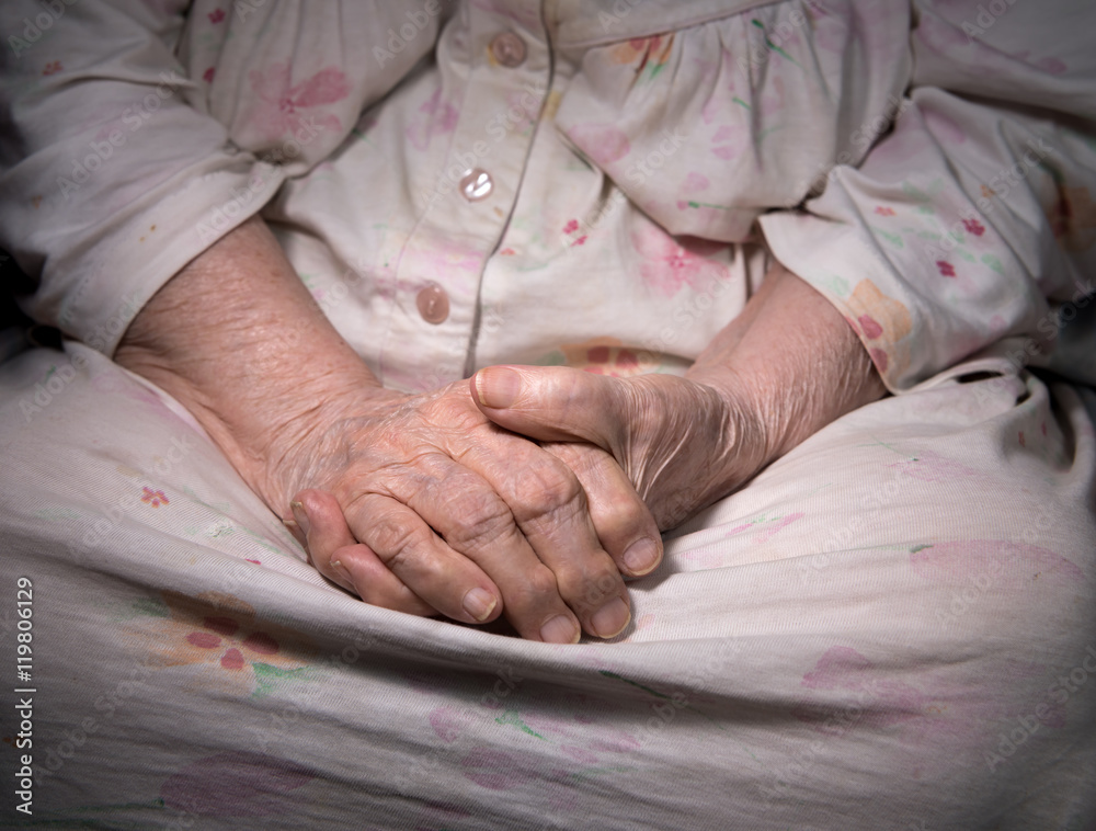  Old womans wrinkled  hands