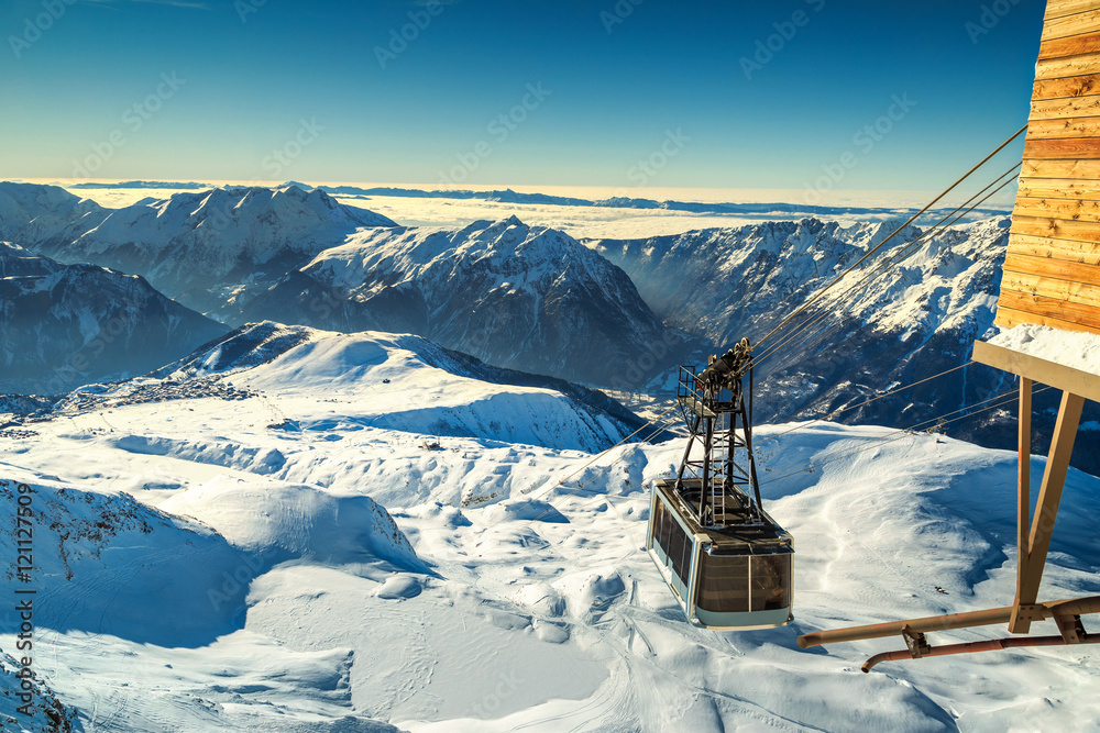 Alpe d Huez阿尔卑斯缆车站，法国，欧洲