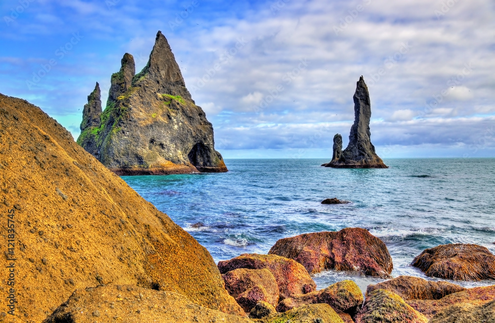 Reynisdrangar，冰岛玄武岩海栈