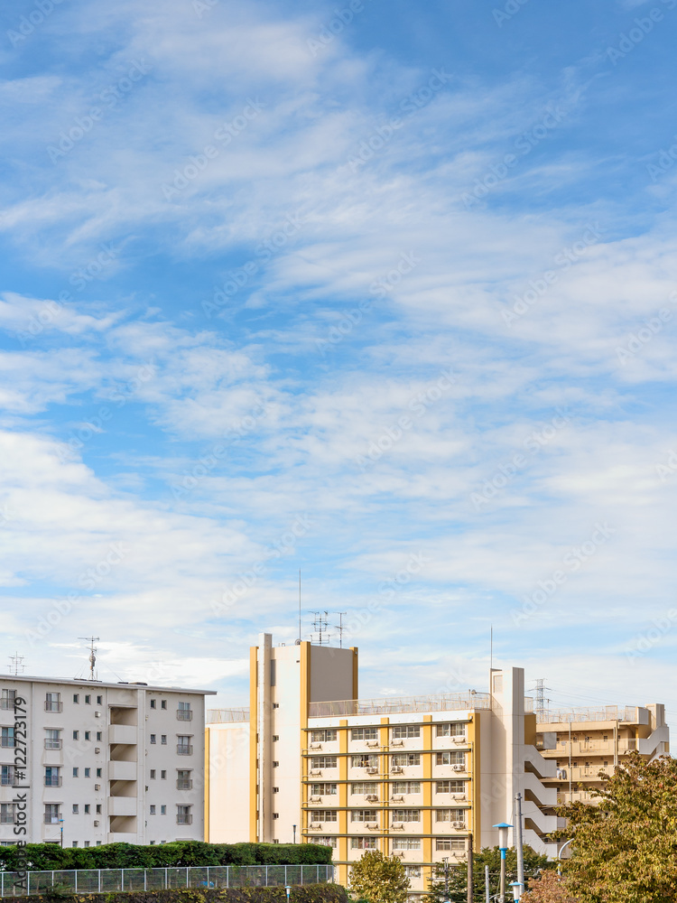 団地と空