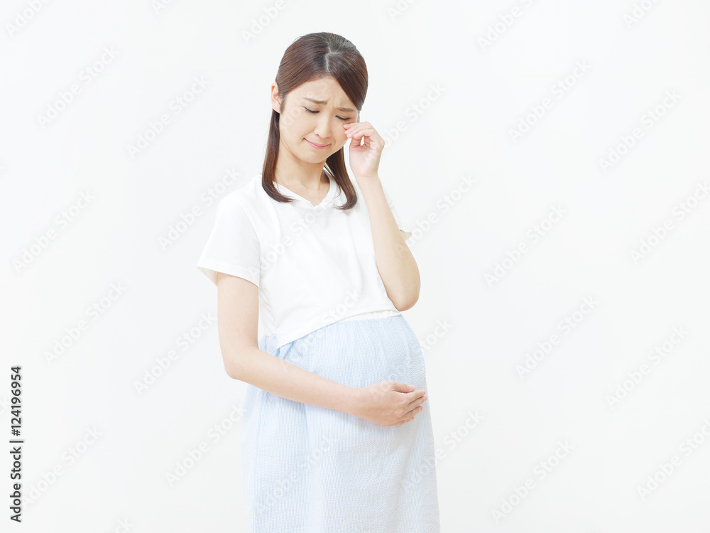 妊婦　泣く