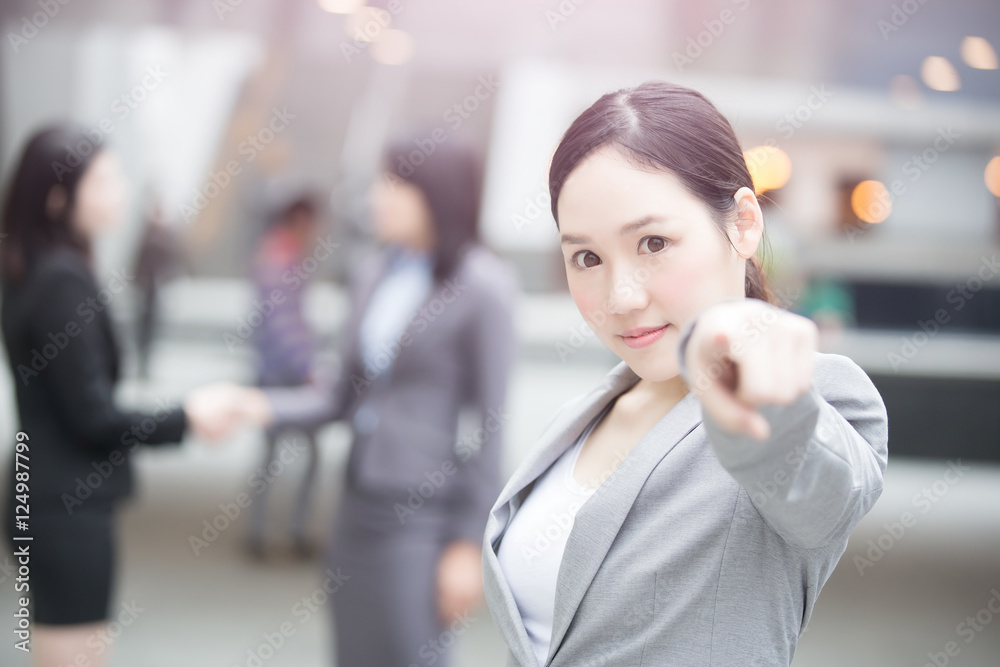 女商人向你展示一些东西