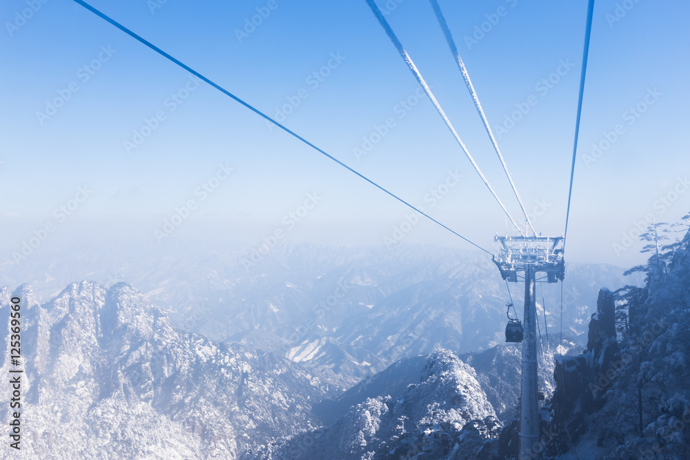 缆车黄山雪景