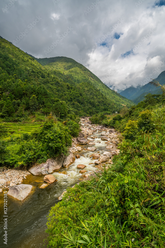 洛基河