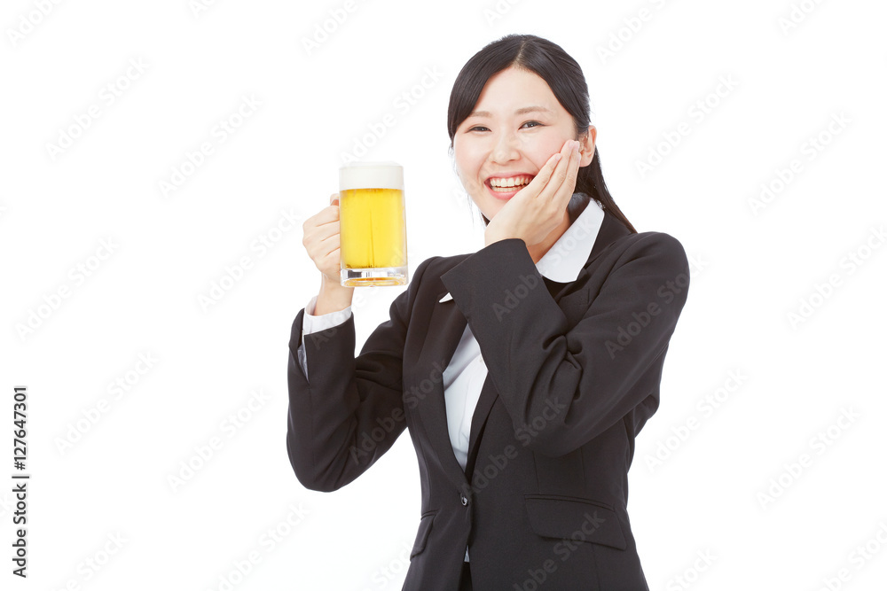 女性　ビジネス　ビール