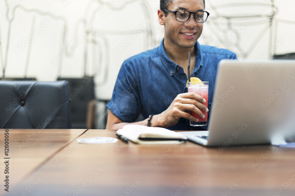 Man Working Coffee Shop咖啡馆概念