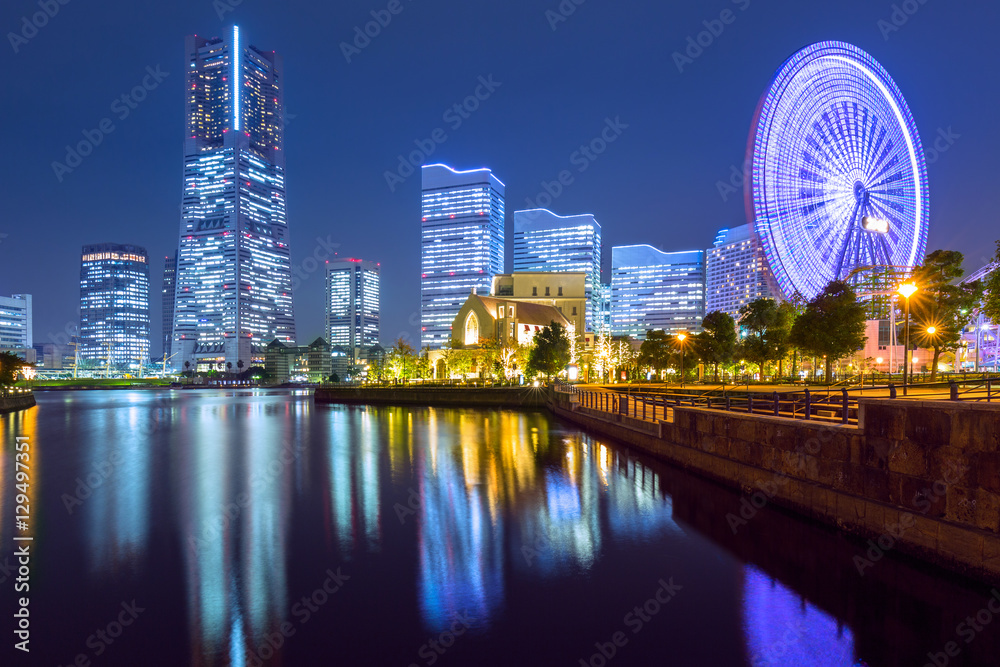 日本横滨市夜晚的城市景观